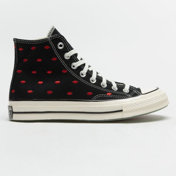 Converse Chuck Taylor All-Star 70 Hi
Embroidered Lips Black Valentine’s Day - Picture 2 of 5